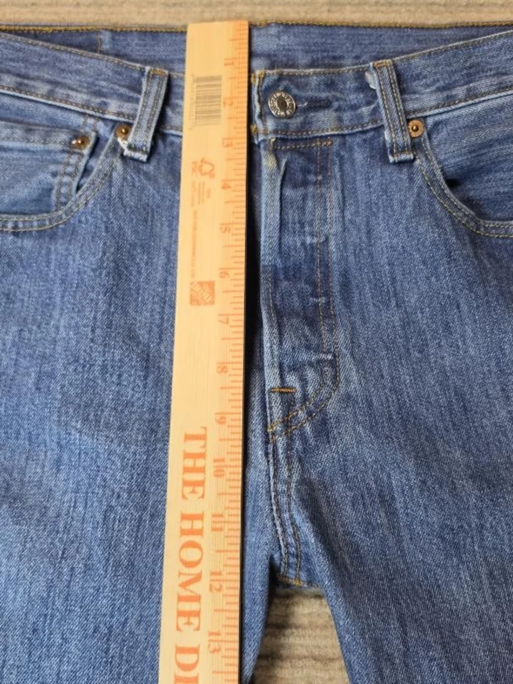 Levis 501 Original Fit Jeans Mens 31x32 Blue Straight Leg Button Fly 00501-0193